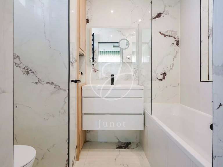 Apartment Neuilly-sur-Seine - 2 bedrooms - 91m²