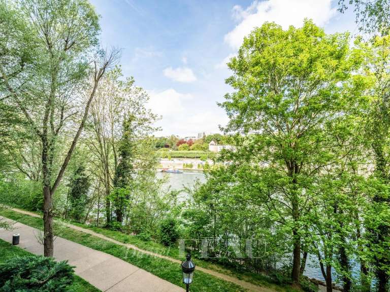 Apartment Neuilly-sur-Seine - 2 bedrooms - 77m²