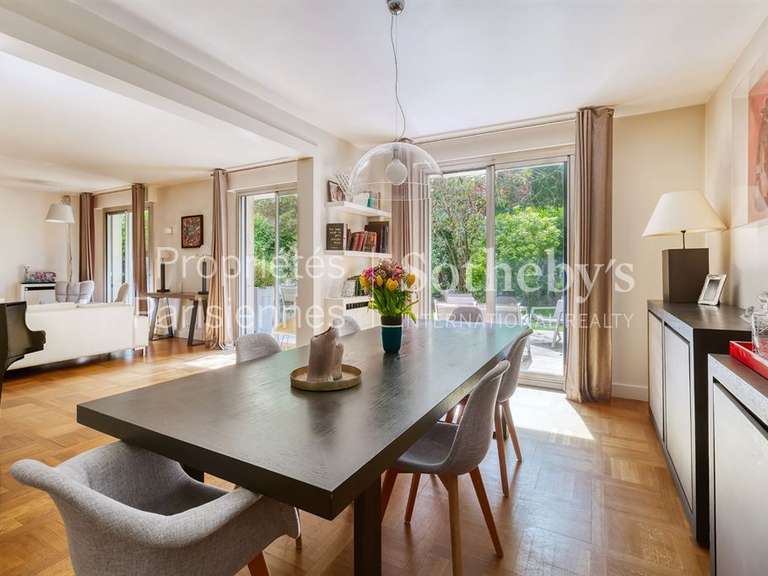 Apartment Neuilly-sur-Seine - 4 bedrooms - 172m²