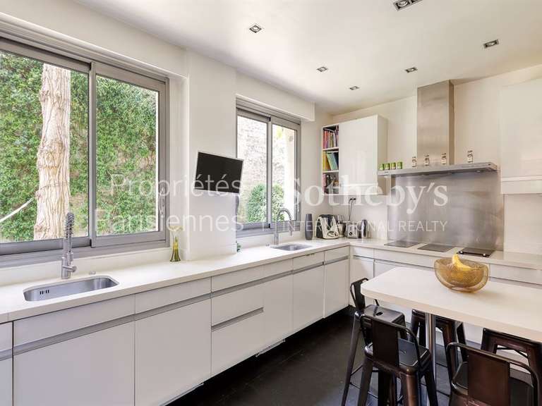 Apartment Neuilly-sur-Seine - 4 bedrooms - 172m²