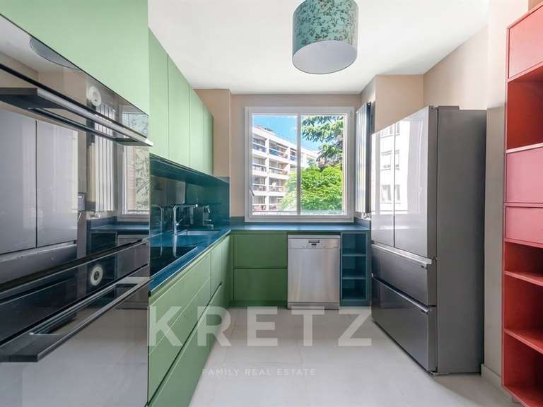 Apartment Neuilly-sur-Seine - 4 bedrooms - 123m²