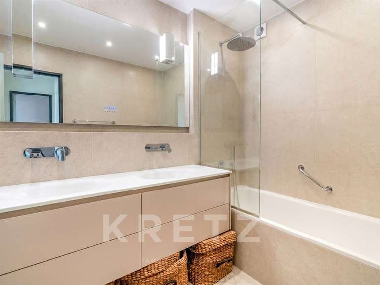 Apartment Neuilly-sur-Seine - 4 bedrooms - 123m²