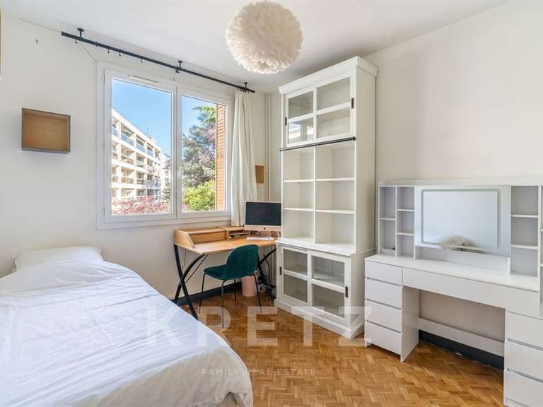 Apartment Neuilly-sur-Seine - 4 bedrooms - 123m²