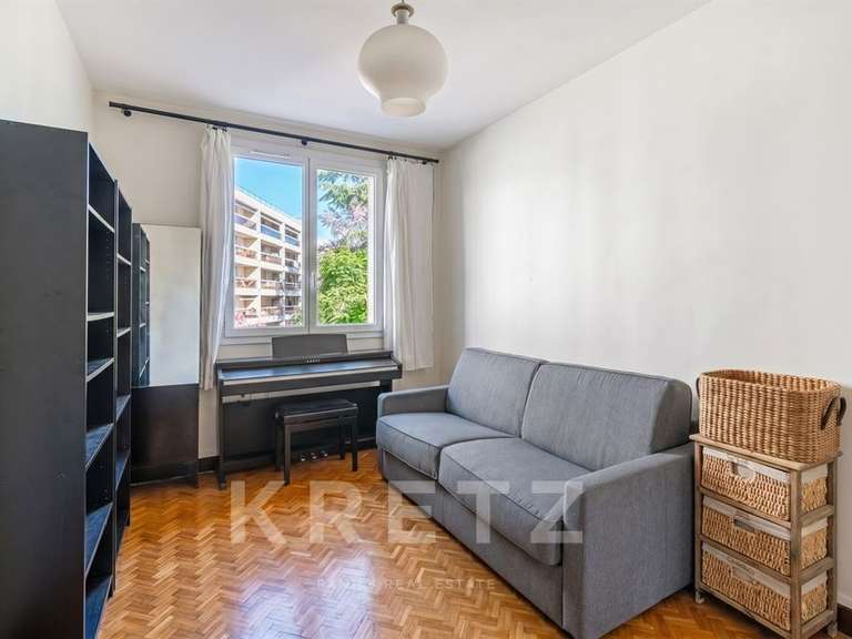 Apartment Neuilly-sur-Seine - 4 bedrooms - 123m²