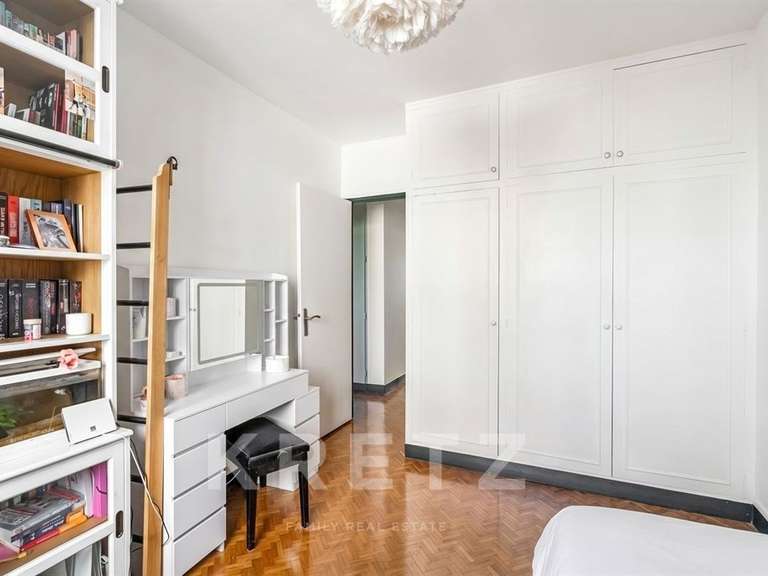 Apartment Neuilly-sur-Seine - 4 bedrooms - 123m²