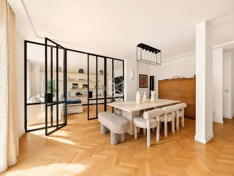 Apartment Neuilly-sur-Seine - 3 bedrooms - 165m²