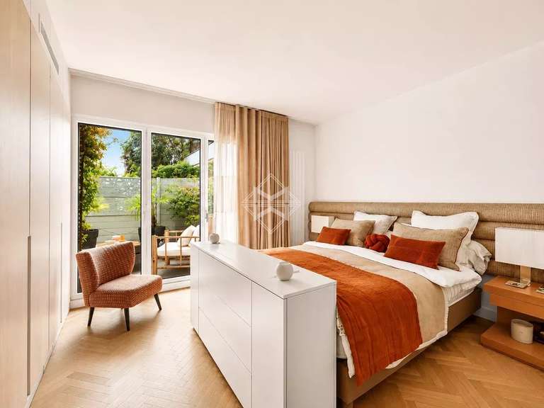 Apartment Neuilly-sur-Seine - 3 bedrooms - 165m²