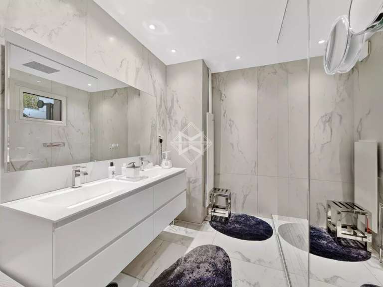 Appartement Neuilly-sur-Seine - 3 chambres - 165m²