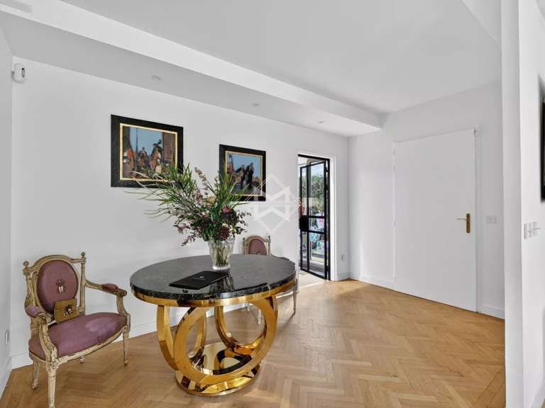 Appartement Neuilly-sur-Seine - 3 chambres - 165m²