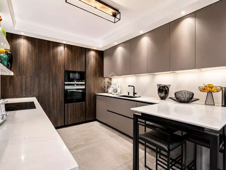 Apartment Neuilly-sur-Seine - 3 bedrooms - 165m²