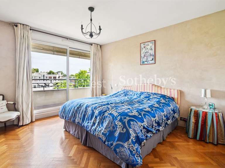 Apartment Neuilly-sur-Seine - 3 bedrooms - 134m²