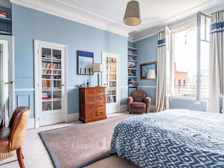 Apartment Neuilly-sur-Seine - 4 bedrooms - 251m²