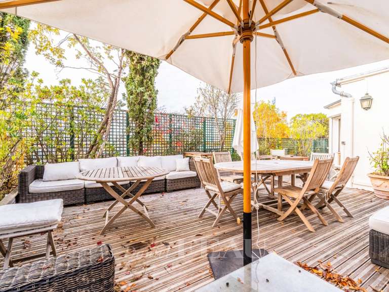 Apartment Neuilly-sur-Seine - 4 bedrooms - 251m²