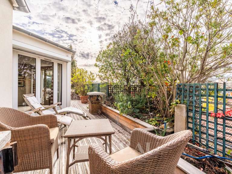 Apartment Neuilly-sur-Seine - 4 bedrooms - 251m²