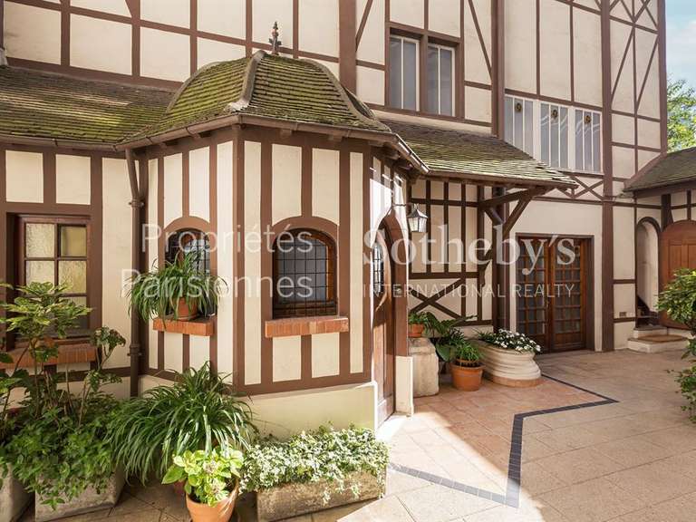 Appartement Neuilly-sur-Seine - 2 chambres - 204m²