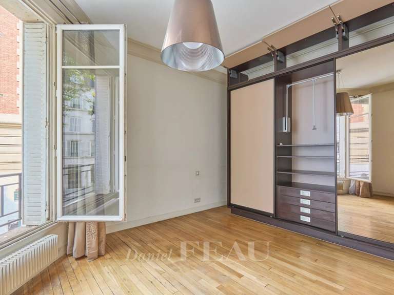 Apartment Neuilly-sur-Seine - 4 bedrooms - 143m²