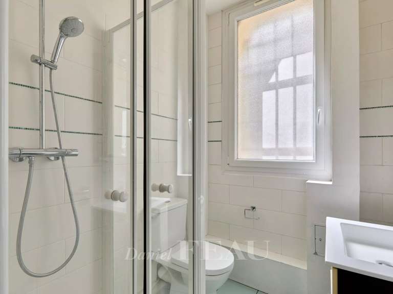 Apartment Neuilly-sur-Seine - 4 bedrooms - 143m²
