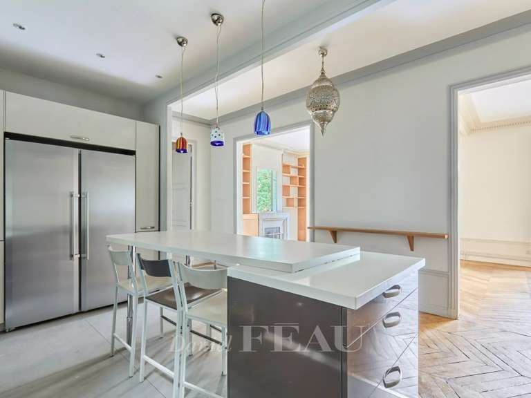 Apartment Neuilly-sur-Seine - 4 bedrooms - 143m²