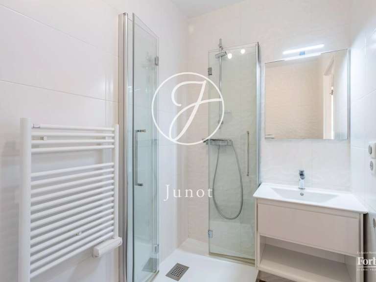 Apartment Neuilly-sur-Seine - 3 bedrooms - 80m²