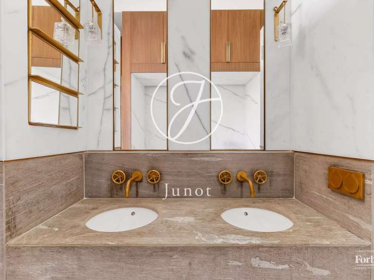 Appartement Neuilly-sur-Seine - 3 chambres - 216m²