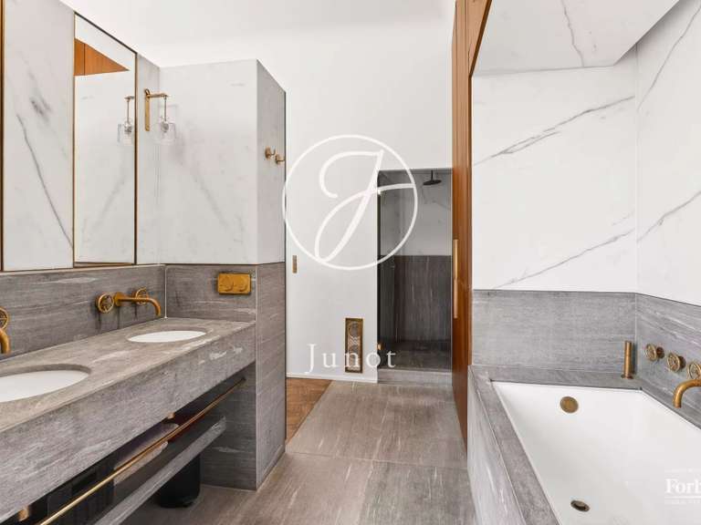Appartement Neuilly-sur-Seine - 3 chambres - 216m²