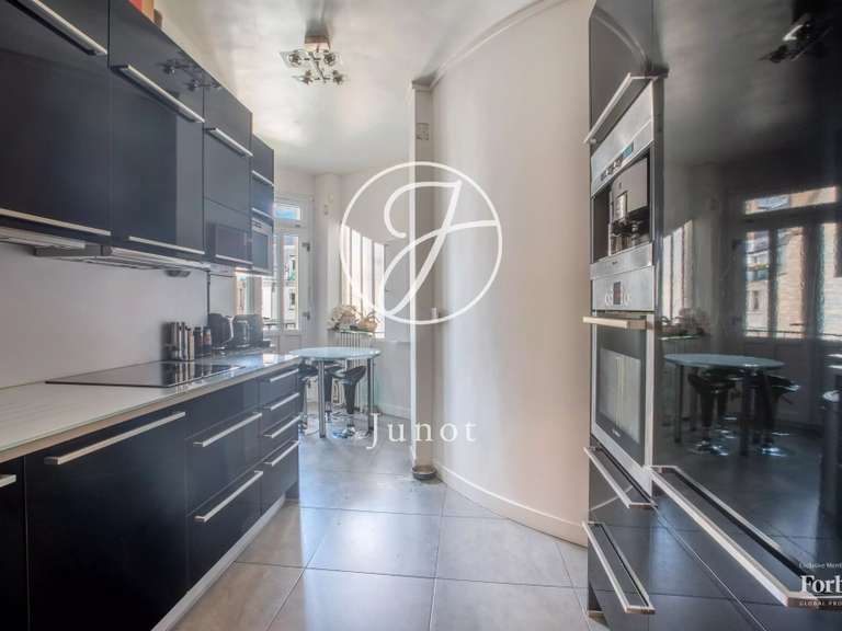 Appartement Neuilly-sur-Seine - 3 chambres - 165m²