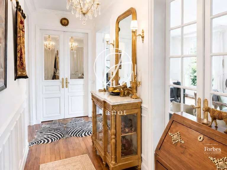 Apartment Neuilly-sur-Seine - 2 bedrooms - 124m²