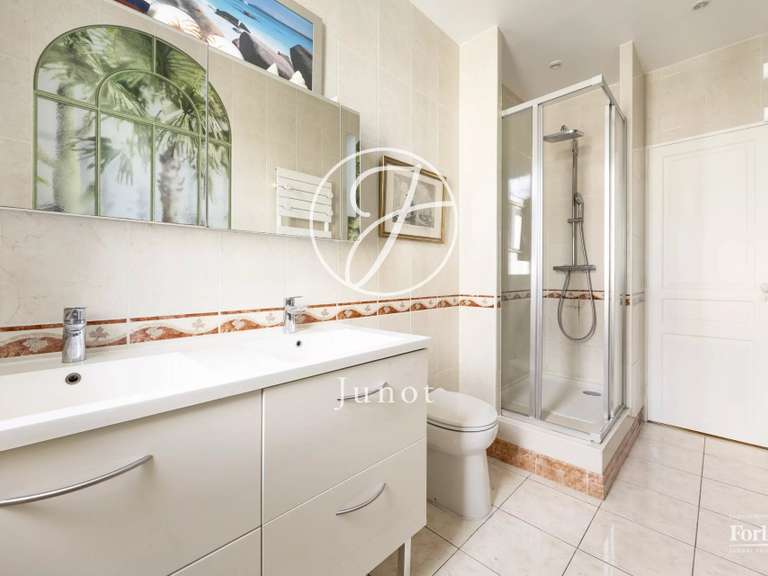 Apartment Neuilly-sur-Seine - 2 bedrooms - 124m²