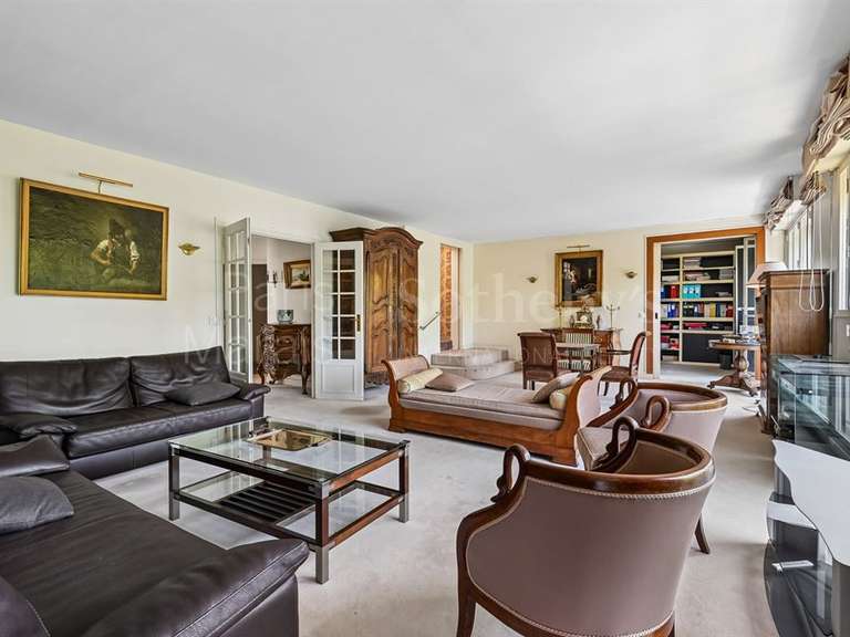 Apartment Neuilly-sur-Seine - 4 bedrooms - 200m²
