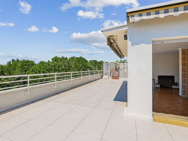 Apartment Neuilly-sur-Seine - 4 bedrooms - 200m²