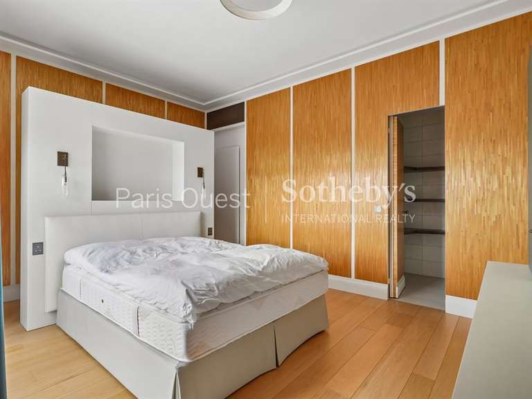 Apartment Neuilly-sur-Seine - 3 bedrooms - 242m²