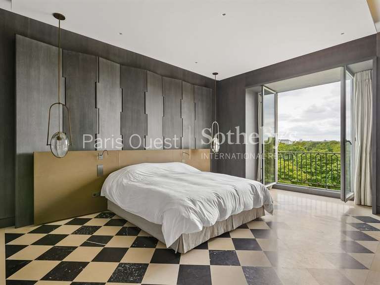 Apartment Neuilly-sur-Seine - 3 bedrooms - 242m²