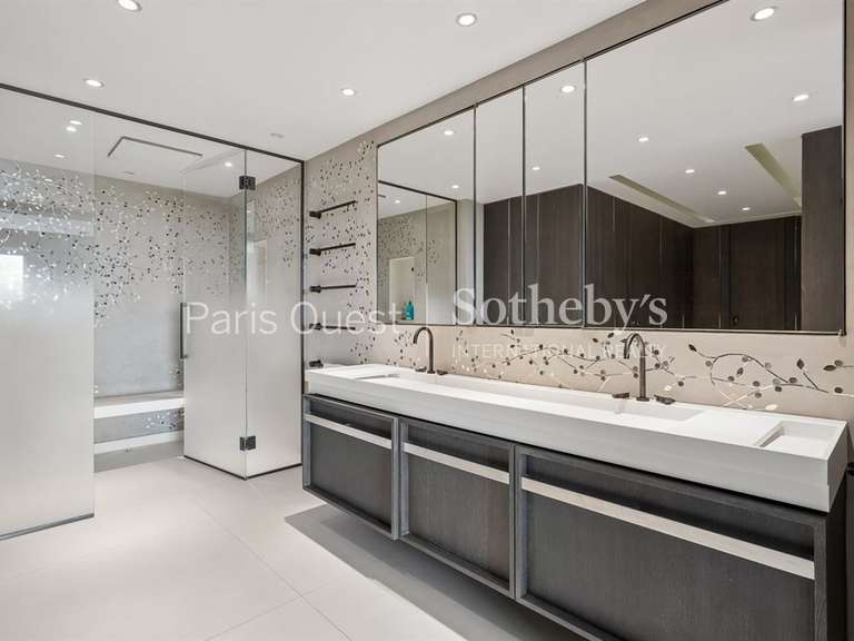 Apartment Neuilly-sur-Seine - 3 bedrooms - 242m²