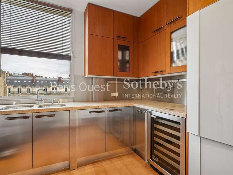 Apartment Neuilly-sur-Seine - 3 bedrooms - 242m²
