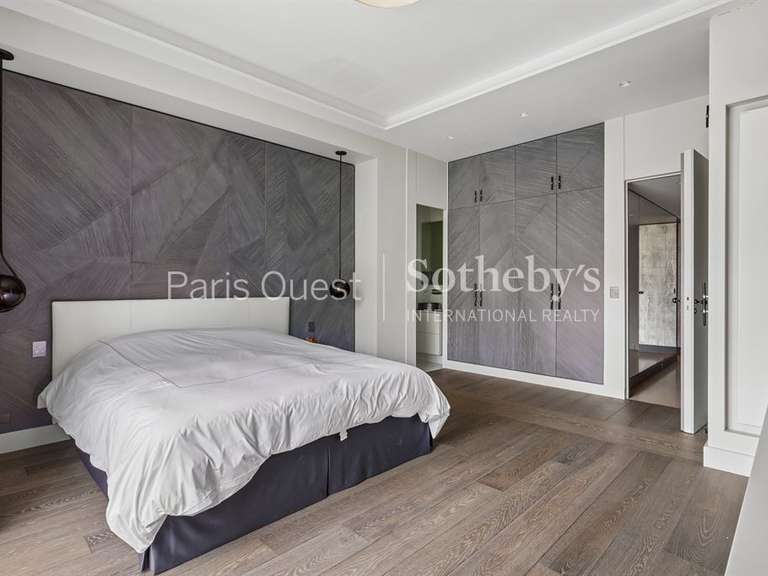 Apartment Neuilly-sur-Seine - 3 bedrooms - 242m²