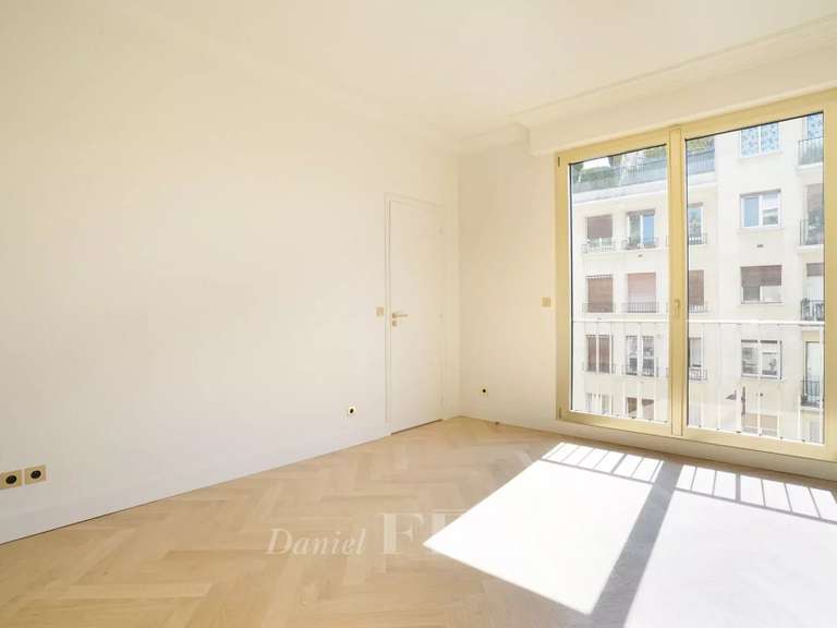 Apartment Neuilly-sur-Seine - 3 bedrooms - 162m²