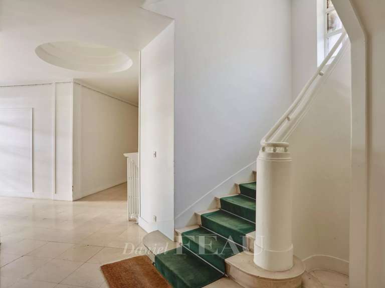 Appartement Neuilly-sur-Seine - 1 chambre - 70m²