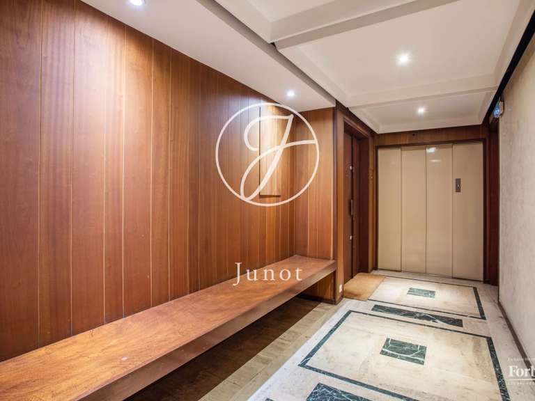 Apartment Neuilly-sur-Seine - 4 bedrooms - 154m²
