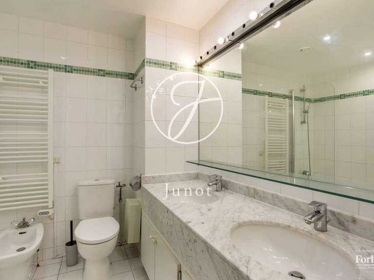 Apartment Neuilly-sur-Seine - 4 bedrooms - 154m²