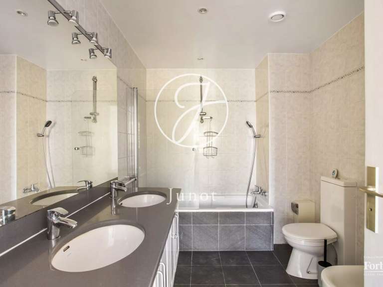 Apartment Neuilly-sur-Seine - 4 bedrooms - 154m²