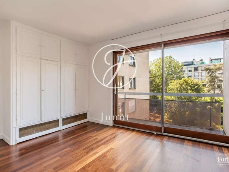 Apartment Neuilly-sur-Seine - 4 bedrooms - 154m²