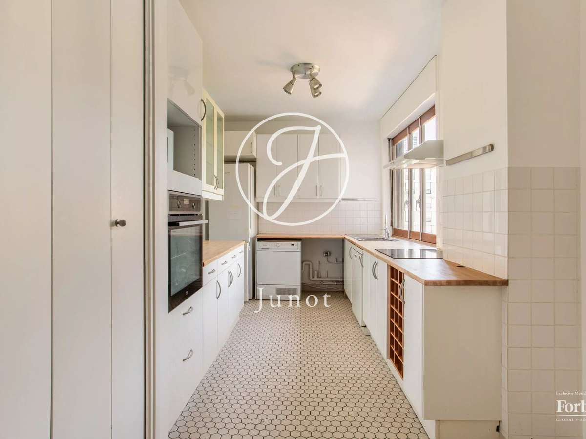 Apartment Neuilly-sur-Seine