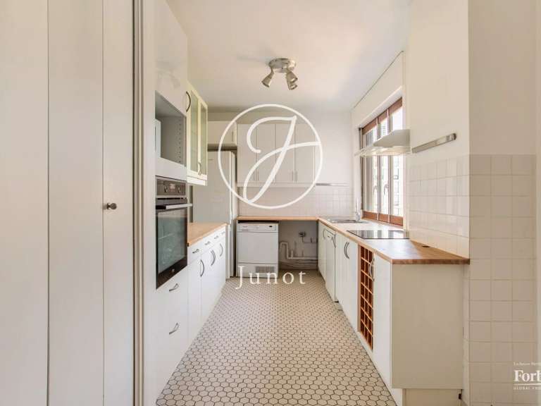 Apartment Neuilly-sur-Seine - 4 bedrooms - 154m²