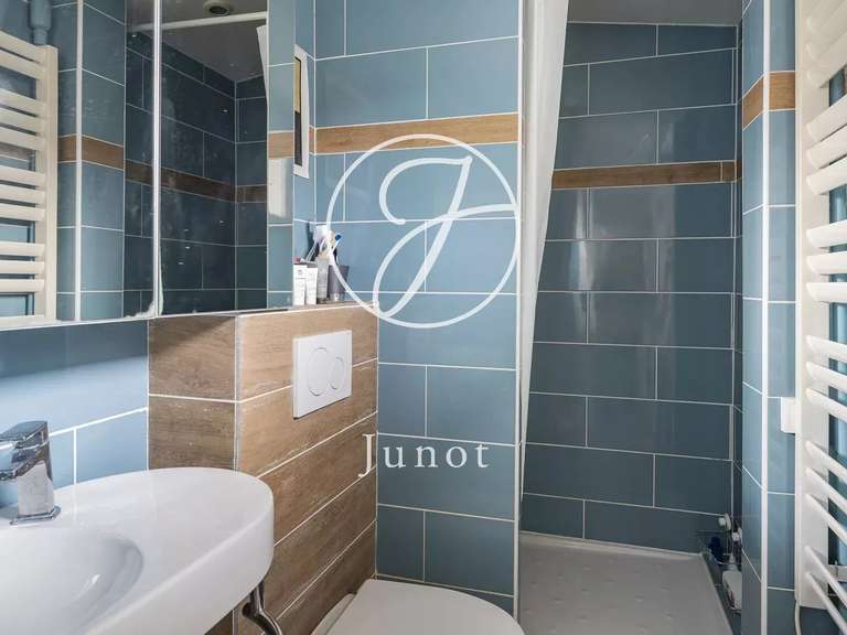 Apartment Neuilly-sur-Seine - 4 bedrooms - 129m²