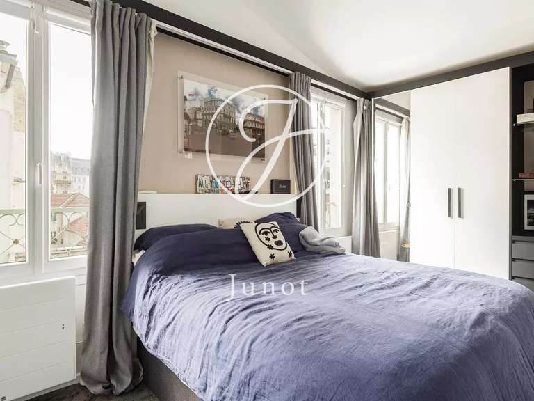 Apartment Neuilly-sur-Seine - 4 bedrooms - 129m²