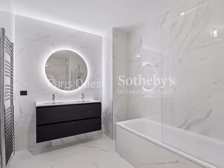 Appartement Neuilly-sur-Seine - 3 chambres - 150m²