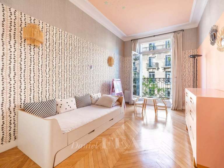 Appartement Neuilly-sur-Seine - 5 chambres - 185m²