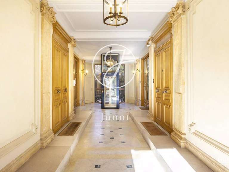Appartement Neuilly-sur-Seine - 3 chambres - 152m²