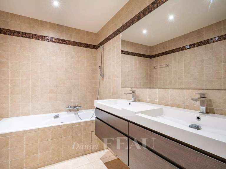 Appartement Neuilly-sur-Seine - 5 chambres - 215m²