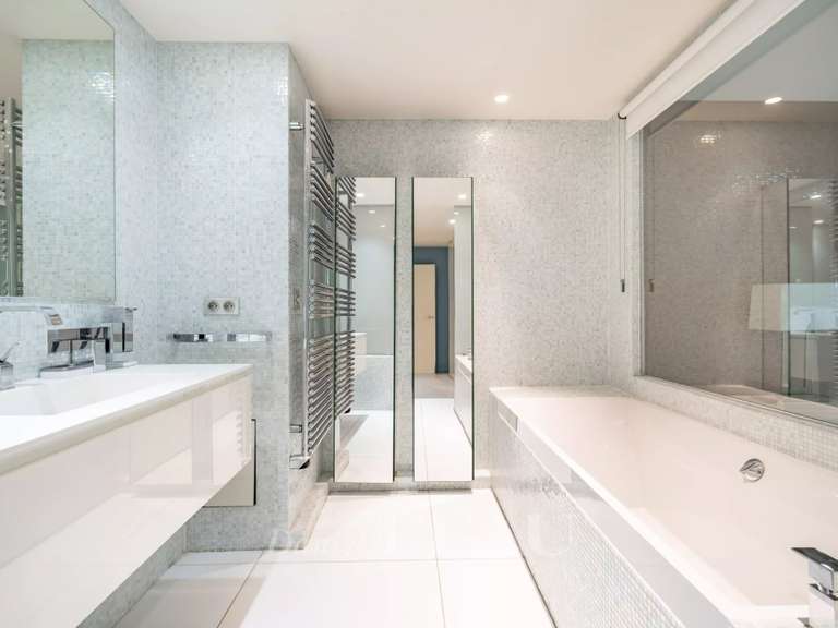 Appartement Neuilly-sur-Seine - 5 chambres - 215m²